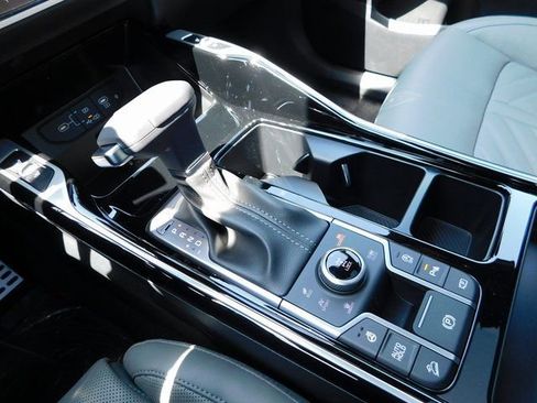 New 2025 Kia Sorento SX Prestige w/ Sage Leather Package image 23