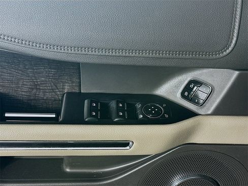 Used 2021 Ford Expedition Limited image 25