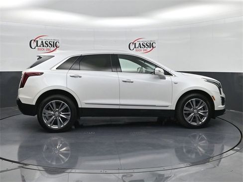 Used 2025 Cadillac XT5 Premium Luxury image 6