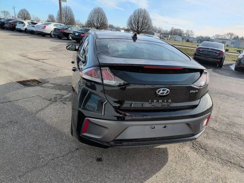 Used 2020 Hyundai Ioniq SEL image 7