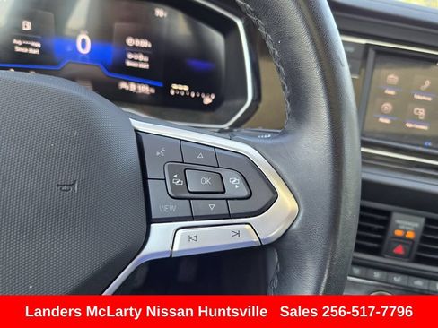 Used 2024 Volkswagen Jetta SE w/ Panoramic Sunroof Package FWD image 20
