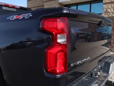 Used 2023 Chevrolet Silverado 1500 LTZ w/ Technology Package image 18