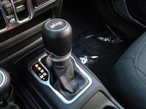 Used 2020 Jeep Wrangler Unlimited Sport S AWD/4WD image 29