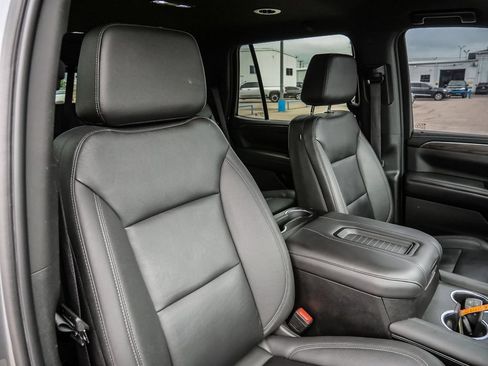 Used 2022 Chevrolet Tahoe LT w/ Luxury Package RWD image 17