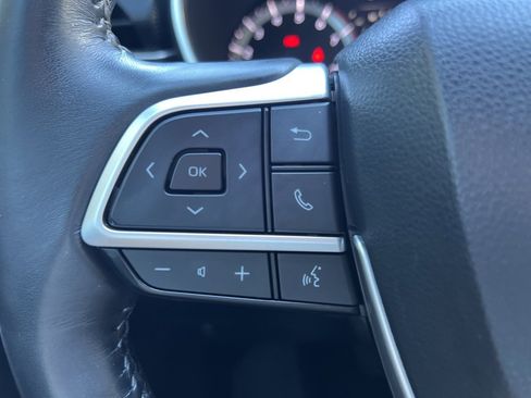 Used 2023 Toyota Highlander XSE image 29