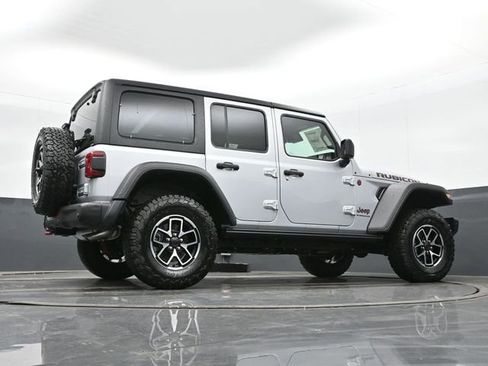 Used 2024 Jeep Wrangler Unlimited Rubicon w/ Capability Package AWD/4WD image 39
