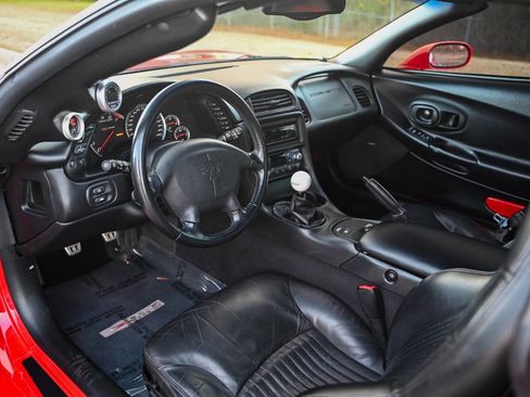 Used 2002 Chevrolet Corvette Z06 w/ Memory Pkg image 3