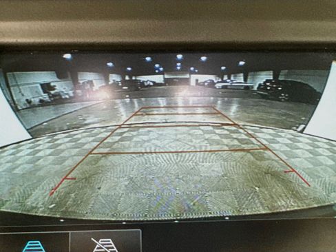 Used 2018 Chevrolet Equinox LT AWD/4WD image 17