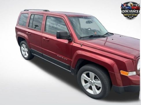Used 2017 Jeep Patriot Sport w/ Power Value Group AWD/4WD image 2