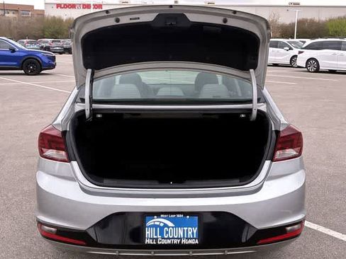 Used 2020 Hyundai Elantra SEL image 35