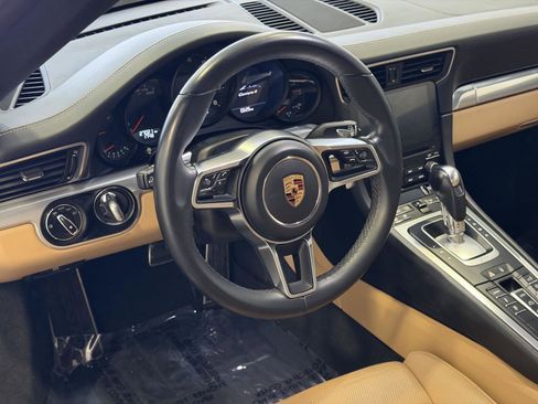 Certified 2018 Porsche 911 Carrera 4 image 20