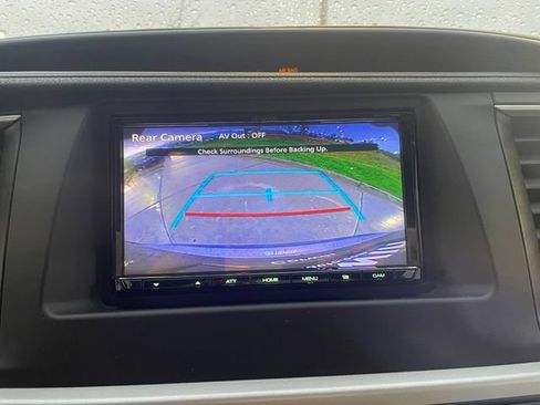 Used 2019 Toyota Highlander XLE w/ Carpet Mat Package (TMS) AWD/4WD image 24