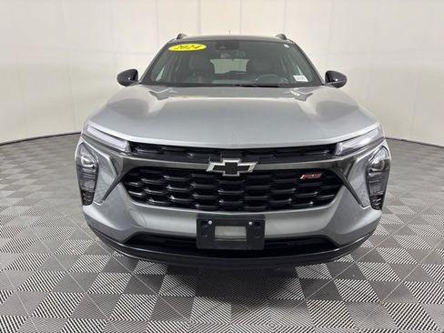 Used 2024 Chevrolet Trax RS w/ Driver Confidence Package FWD image 32