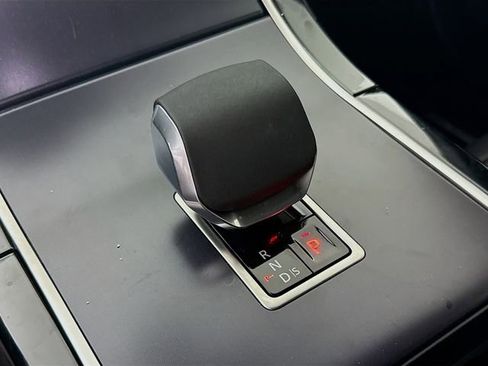 Used 2026 Land Rover Range Rover Velar Dynamic SE AWD/4WD image 19