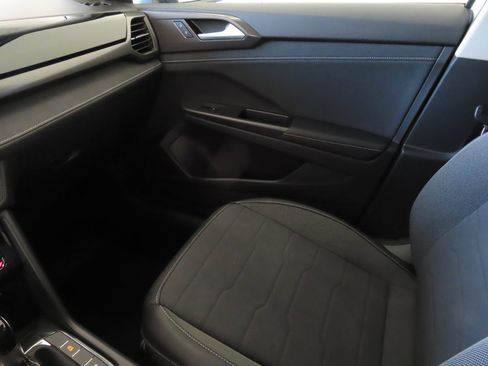 Certified 2026 Volkswagen Taos SE FWD image 19