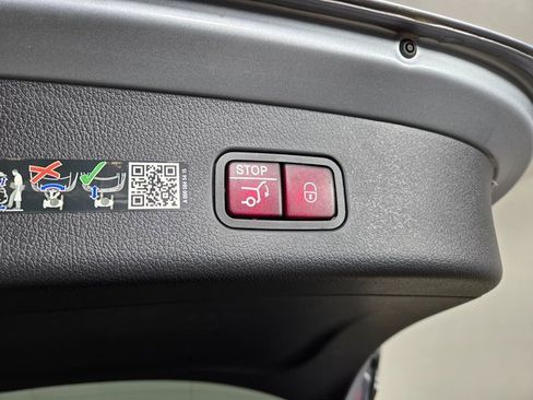 Certified 2025 Mercedes-Benz GLC 300 4MATIC image 12