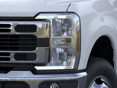 New 2025 Ford F350 XL w/ XL Chrome Package image 18