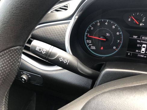 Used 2019 Chevrolet Malibu LT FWD image 24