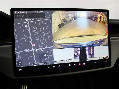 Used 2022 Tesla Model S Plaid image 21