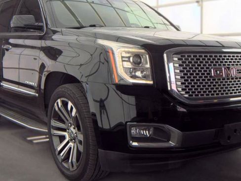 Used 2017 GMC Yukon Denali w/ Open Road Package AWD/4WD image 4