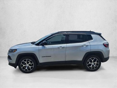 Used 2024 Jeep Compass Limited AWD/4WD image 8