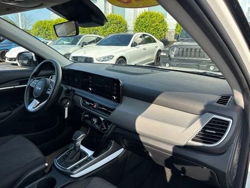 Used 2025 Kia Seltos LX AWD/4WD image 26