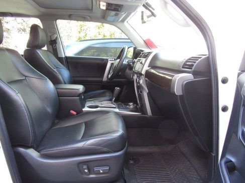 Used 2019 Toyota 4Runner Limited w/ Four Season Floor Mat Package image 18