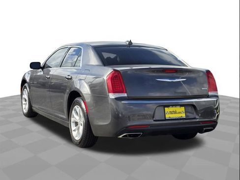 Used 2023 Chrysler 300 Touring image 6