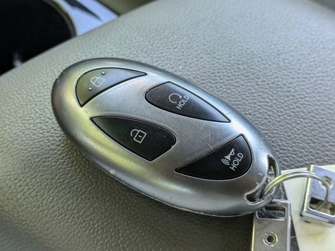 Used 2025 Hyundai Elantra SEL FWD image 30