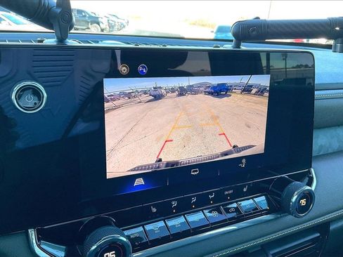 Used 2024 Chevrolet Colorado ZR2 w/ ZR2 Bison Edition image 13