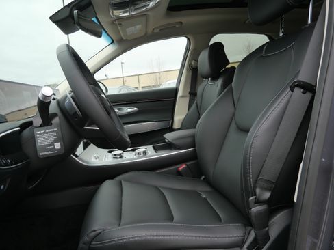 New 2026 Genesis GV70 2.5T Select image 3