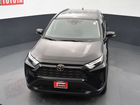 Used 2025 Toyota RAV4 XLE FWD image 22