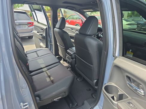 New 2026 Honda Ridgeline Black Edition image 11