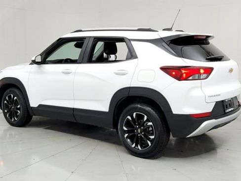 Used 2022 Chevrolet TrailBlazer LT w/ Convenience Package image 3