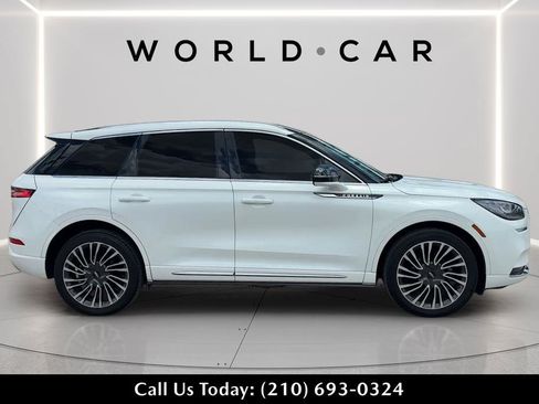 Used 2020 Lincoln Corsair Reserve w/ Appearance Package FWD image 2