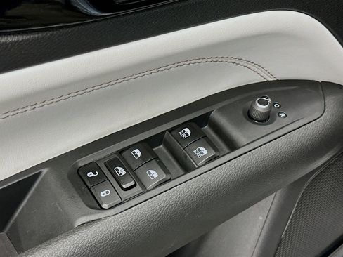 Used 2025 Jeep Compass Limited image 15