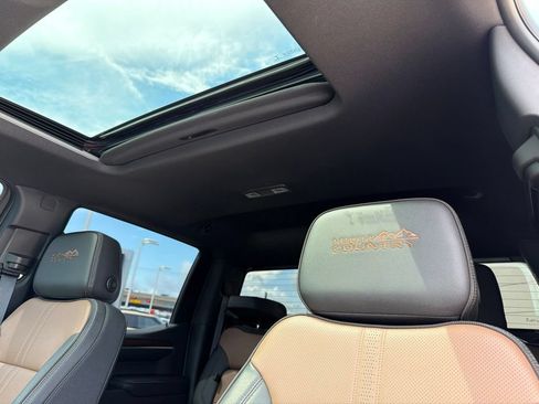 Used 2023 Chevrolet Silverado 1500 High Country w/ High Country Premium Package AWD/4WD image 37