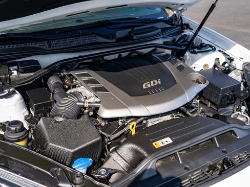 Used 2016 Hyundai Genesis Coupe 3.8 RWD image 21