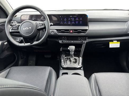 New 2025 Kia Seltos SX w/ SX Sunroof Package image 10
