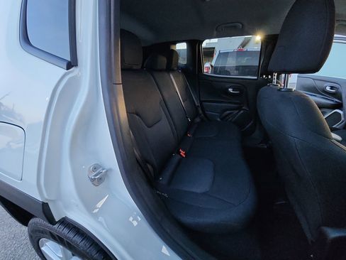 Certified 2023 Jeep Renegade Latitude image 27