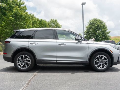 Used 2023 Lincoln Corsair FWD w/ Equipment Group 101A image 10