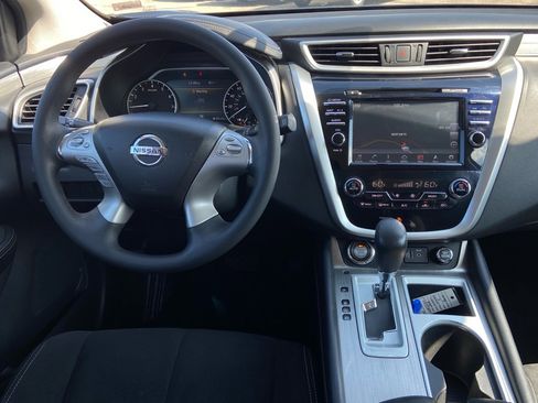 Used 2018 Nissan Murano S image 10