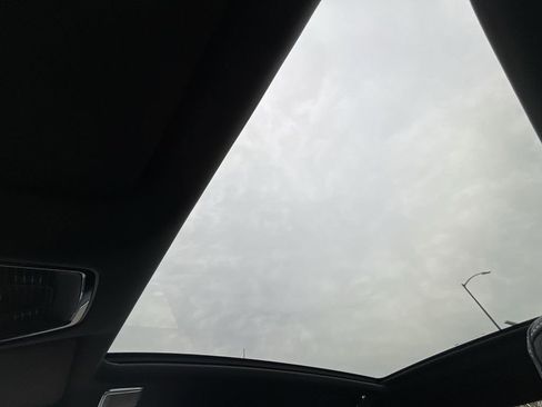 Used 2026 Cadillac Lyriq Premium Luxury image 10