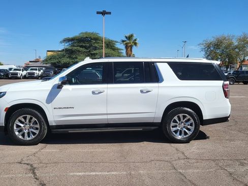 Used 2023 Chevrolet Suburban Premier image 5
