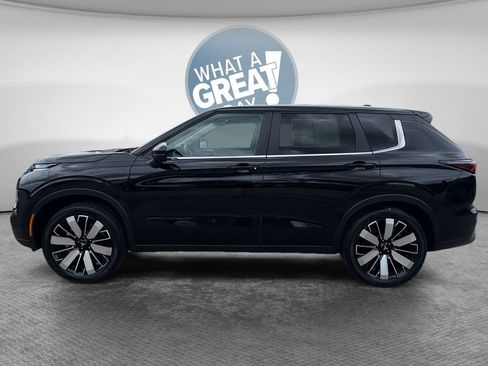 Used 2025 Mitsubishi Outlander SE FWD image 7