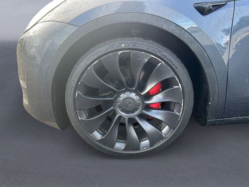 Used 2022 Tesla Model Y Performance image 9