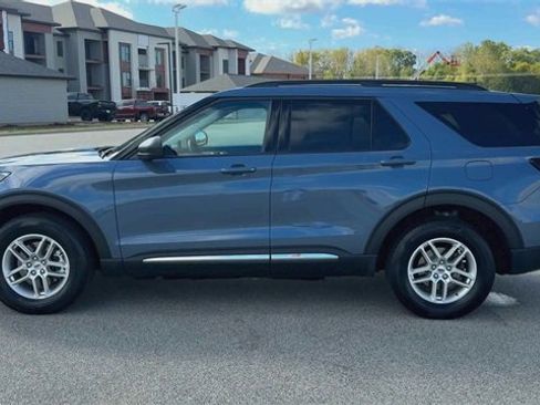 Used 2025 Ford Explorer Active image 5