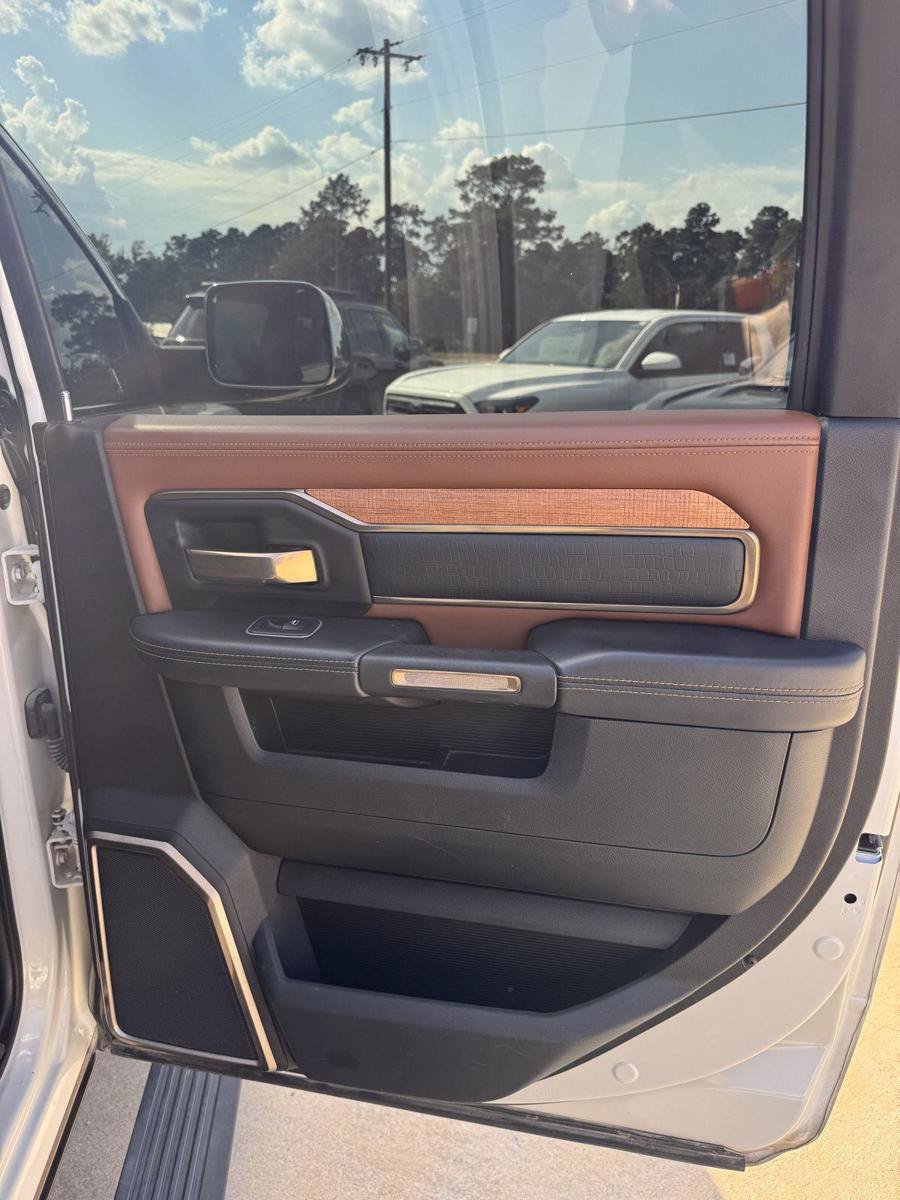 Used 2022 RAM 2500 Limited AWD/4WD image 17