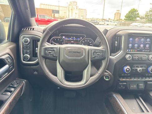 Used 2021 GMC Sierra 1500 Denali w/ Denali Ultimate Package AWD/4WD image 22