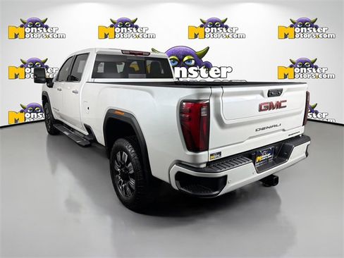 Used 2024 GMC Sierra 3500 Denali image 7